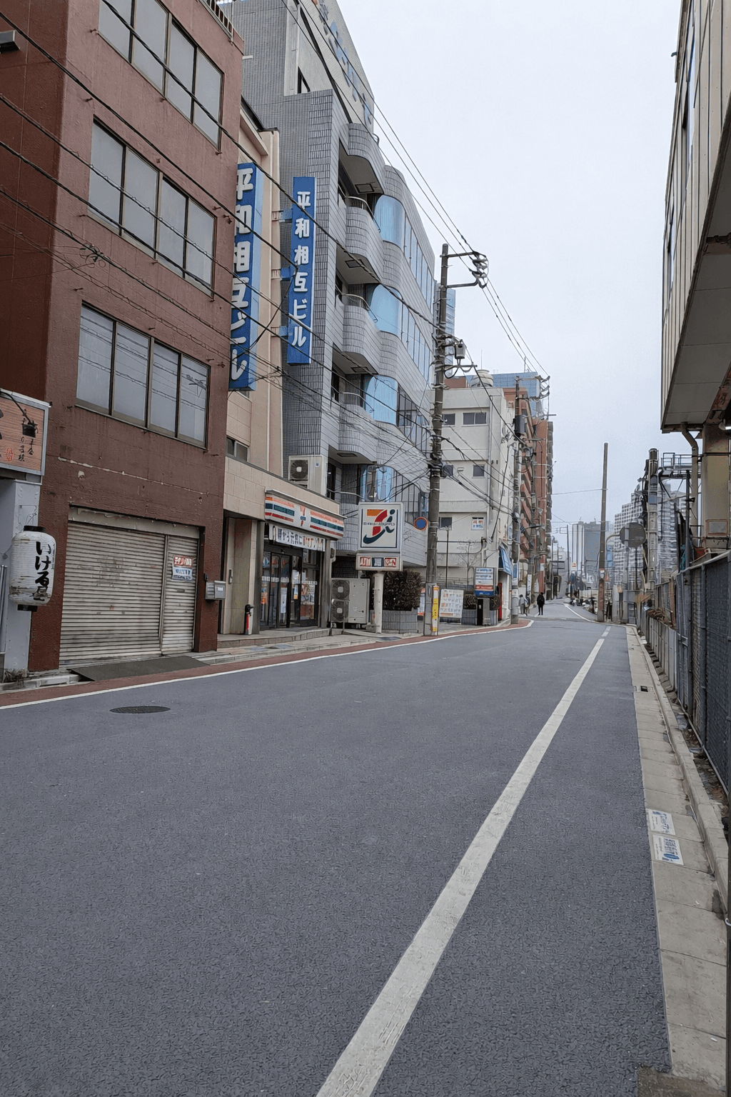 セブンイレブンの前を通過